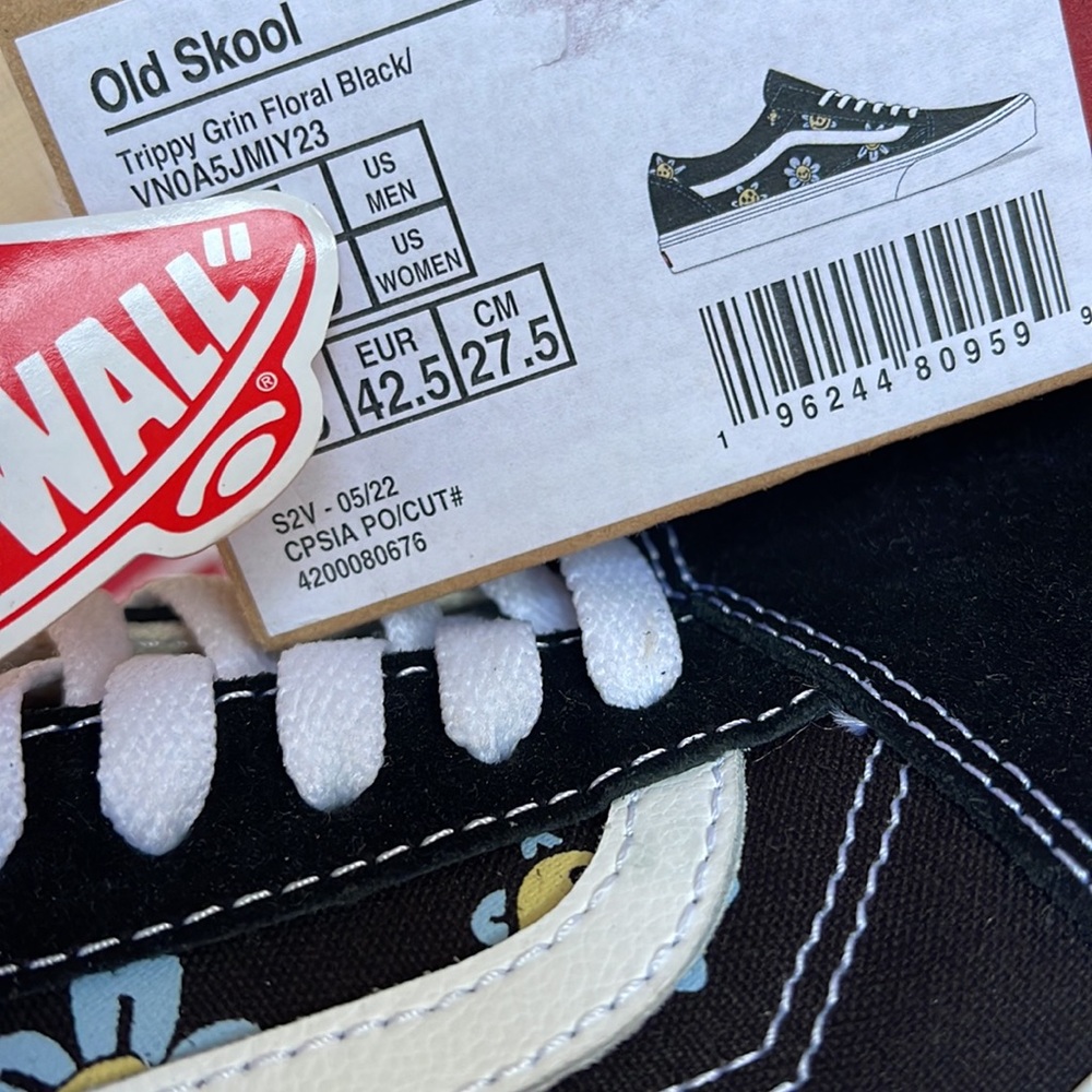Vans Men’s Old Skool
Trippy Grin Floral Black/
VN0Á5JMIY23
 sneakers - Picture 16 of 16